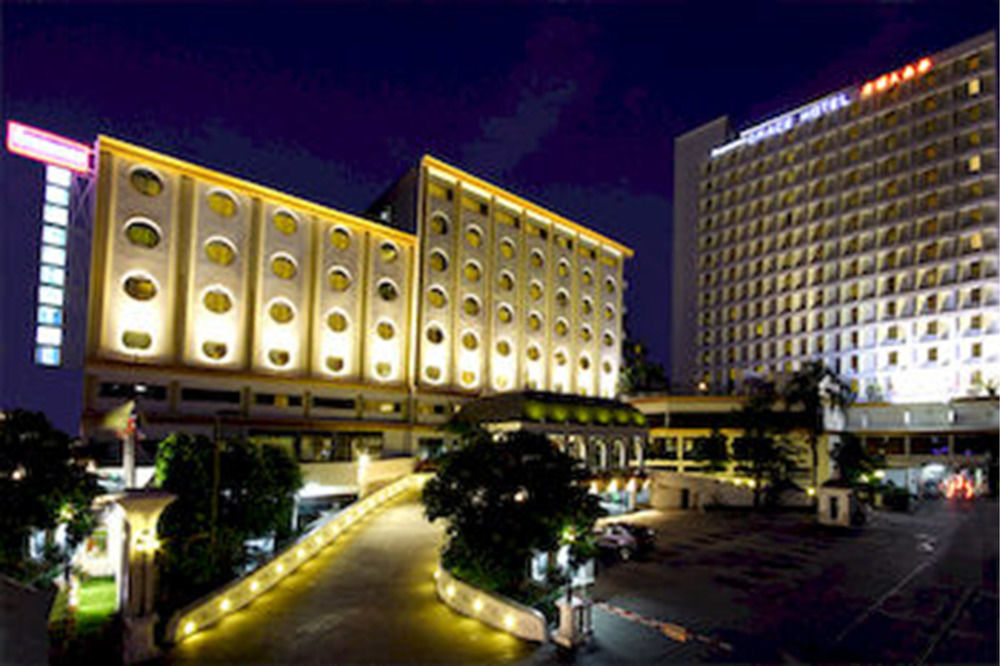 Legacy Hotel Bangkok Sukhumvit Екстер'єр фото