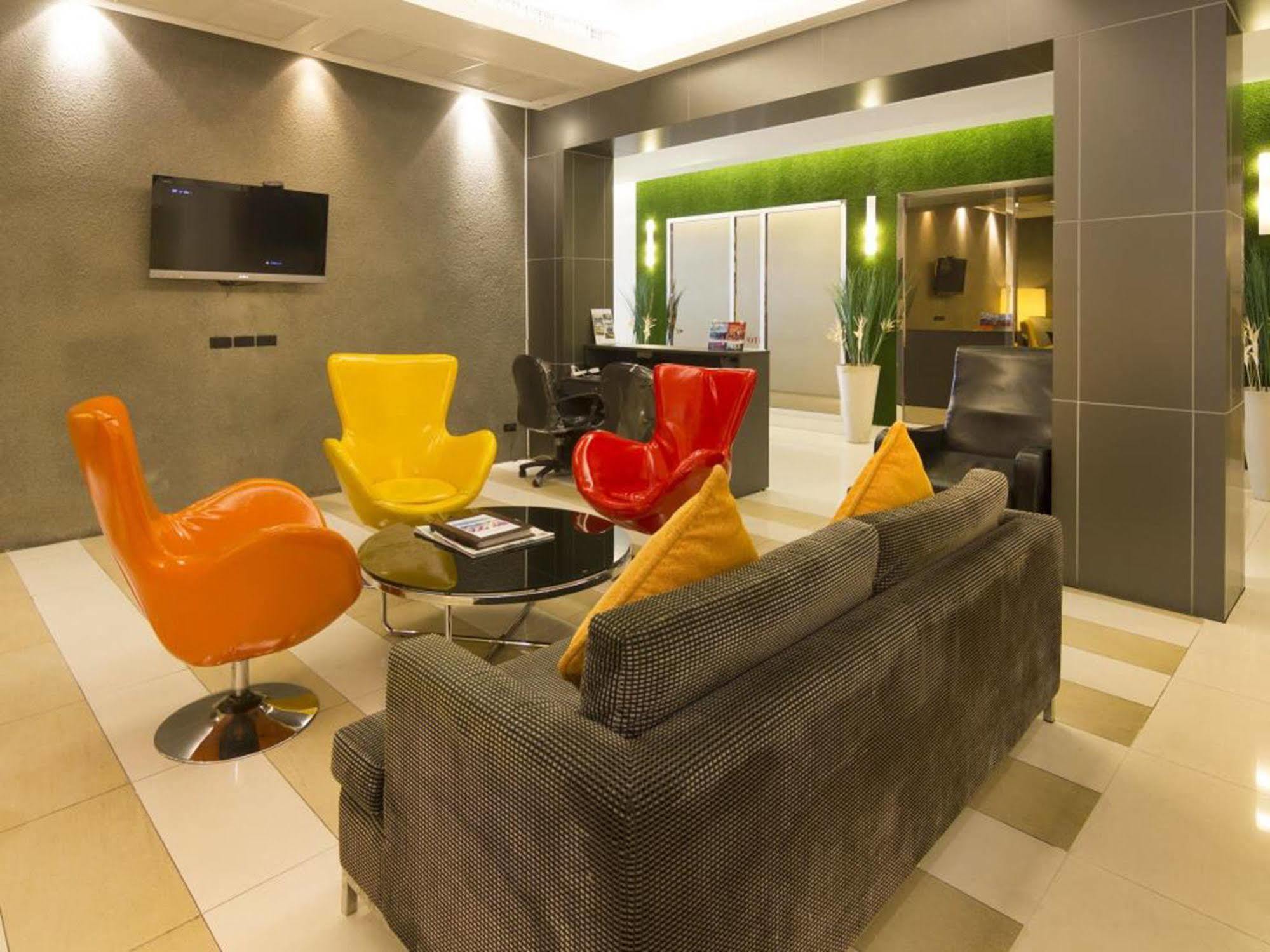 Legacy Hotel Bangkok Sukhumvit Екстер'єр фото